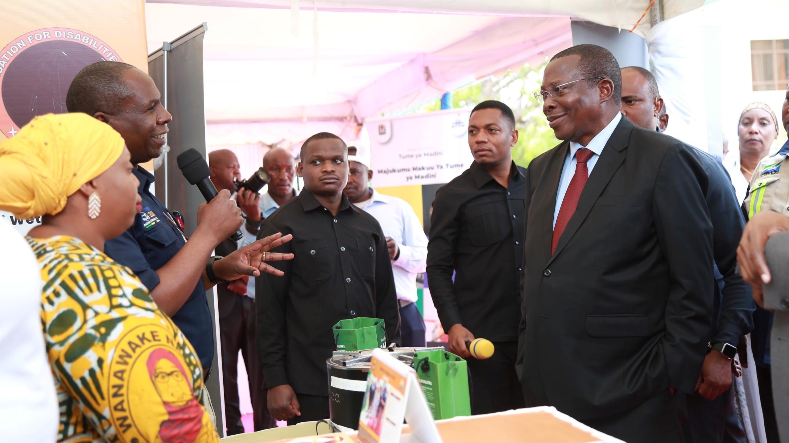 Makamu wa Rais wa Jamhuri ya Muungano wa Tanzania Mhe.Dkt. Isdori Philip Mpango akiwa katika Banda la STAMICO